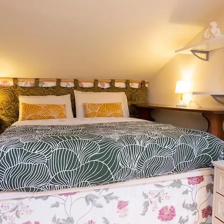 Anastagi Bed & Breakfast 3*